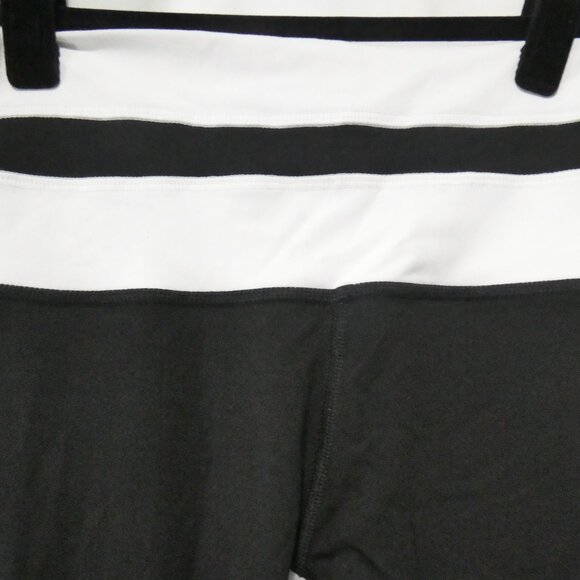 PINK - Victoria's Secret - Ultimate | small | Black and White Leggings - Picture 4 of 16